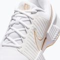 Dámské tenisové boty Nike GP Challenge Pro white/summit white/linen/light orewood brown 4