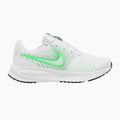 Dámské běžecké boty Nike Run Defy white/cucumber calm/black/illusion green