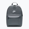 Městský batoh Nike Heritage 23 l smoke grey/smoke grey/white