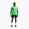 Pánské běžecké tričko Nike Stride green spark 2