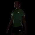 Dámské běžecké tričko Nike Swift Dri-Fit illusion green 7