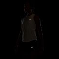Dámské běžecké tričko Nike Swift Dri-Fit Tank Top sail 7