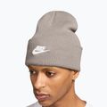 Zimní čepice Nike Peak Futura Beanie moon particle/white