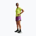 Dámské běžecké šortky Nike Tempo Dri-Fit Mid-Rise bold berry/purple pulse 2