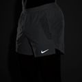Pánské běžecké šortky Nike Stride grey fog 5