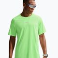 Pánské běžecké tričko Nike Stride volt/light silver 4