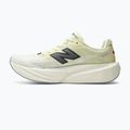 Pánské běžecké boty New Balance FuelCell Rebel V5 pistachio butter/digital mist 2