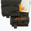 Brankářské rukavice Reusch Attrakt Grip Finger Support zeleno-oranžové 5370010-5556 3