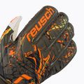 Brankářské rukavice Reusch Attrakt Grip zelené 5370018-5556 3