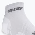 Pánské kompresní běžecké ponožky   CEP Ultralight Low Cut carbon white 4
