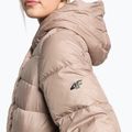 Dámská péřová bunda 4F béžová H4Z22-KUDP018 7