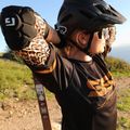 Cyklistické chrániče loktůG-Form Pro-X3S Elbow black leopard 2