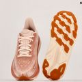 Dámské běžecké boty HOKA Clifton 9 sandstone/cream 9
