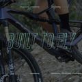 Horské kolo Orbea Oiz M20 2023 halo silver/blue carbon view 3