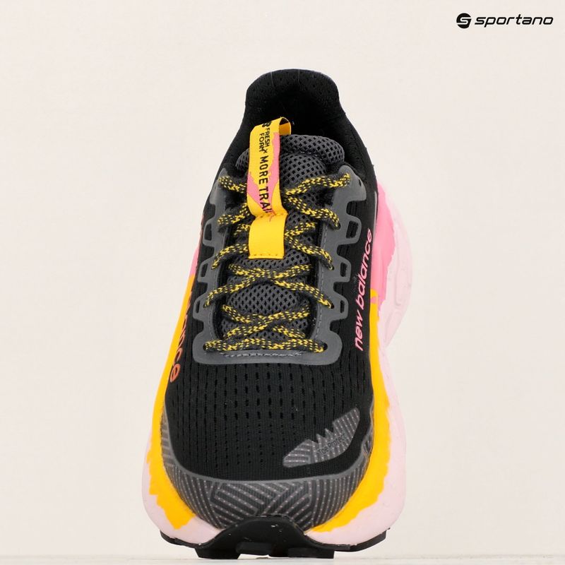 Dámské běžecké boty New Balance Fresh Foam X More Trail v3 black 9