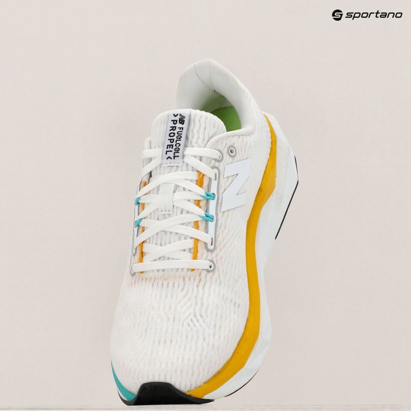 Dámské běžecké boty New Balance FuelCell Propel v5 white 16