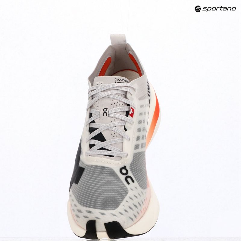 Dámské běžecké boty On Running Cloudboom Strike white/black 13