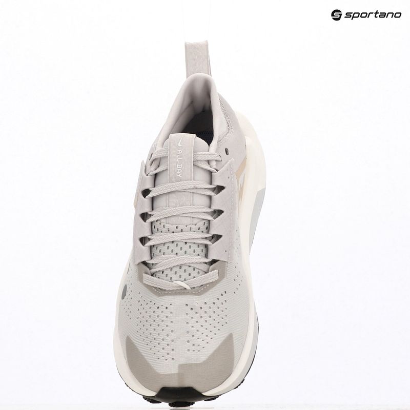 Dámské běžecké boty Nike Zegama 2 vast grey/sanddrift/summit white/black 11