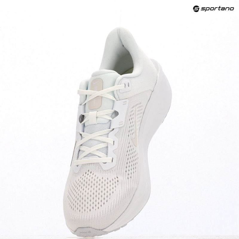 Pánské běžecké boty Nike Quest 6 white/white/platinum tint 11