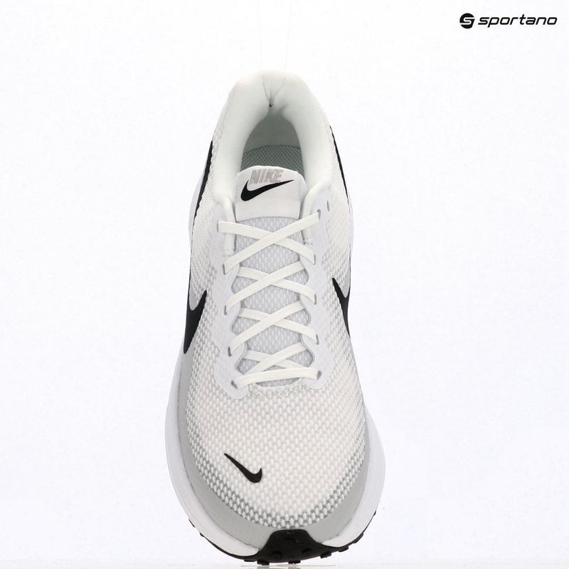 Pánské běžecké boty Nike Revolution 8 white/pure platinum/black 11