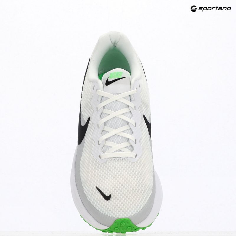 Pánské běžecké boty Nike Revolution 8 white/pure platinum/glacier blue/black 9