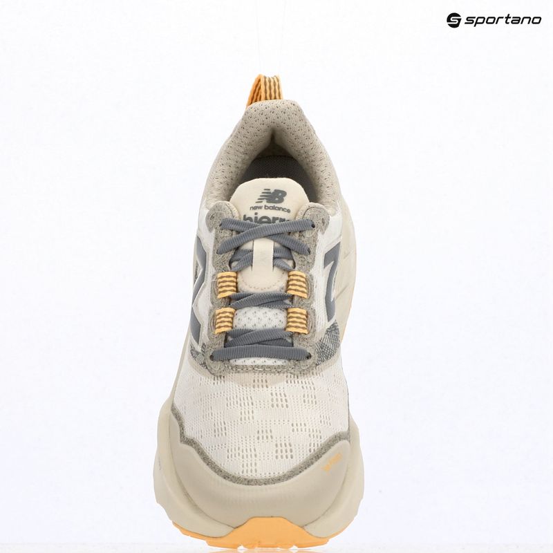 Dámské běžecké boty New Balance Fresh Foam X Hierro V9 sea salt/white peach 9