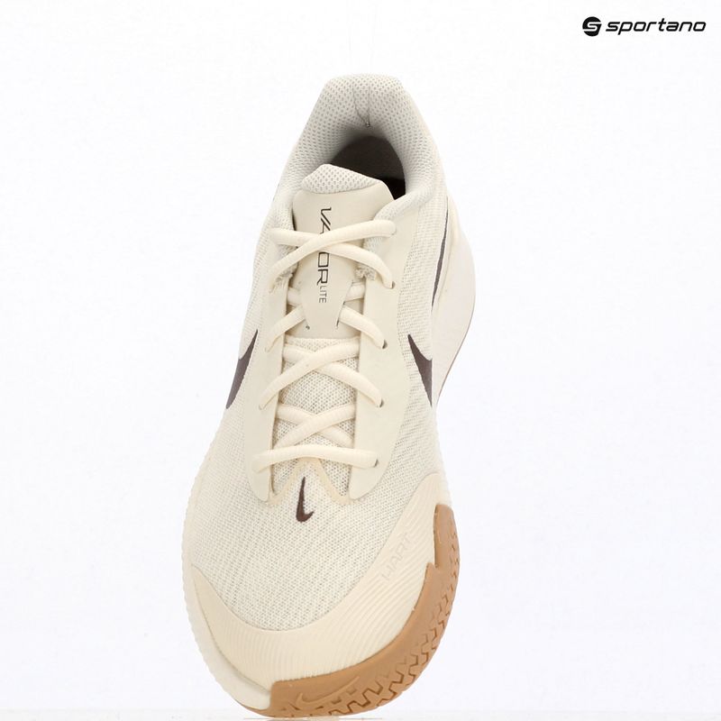 Dámské tenisové boty Nike Vapor Lite 3 pale ivory/vachetta tan/tattoo 14