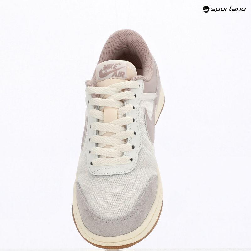 Buty damskie  Nike Air Jordan Skyline Low summit white/neutral grey/particle rose 10