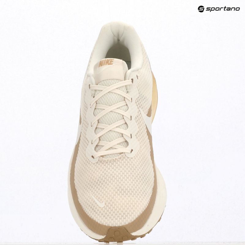 Pánské běžecké boty Nike Revolution 8 Extra Wide pale ivory/sanddrift/linen/sail 6