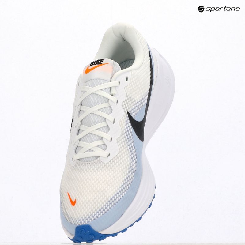 Pánské běžecké boty Nike Revolution 8 white/hydrogen blue/off noir 6