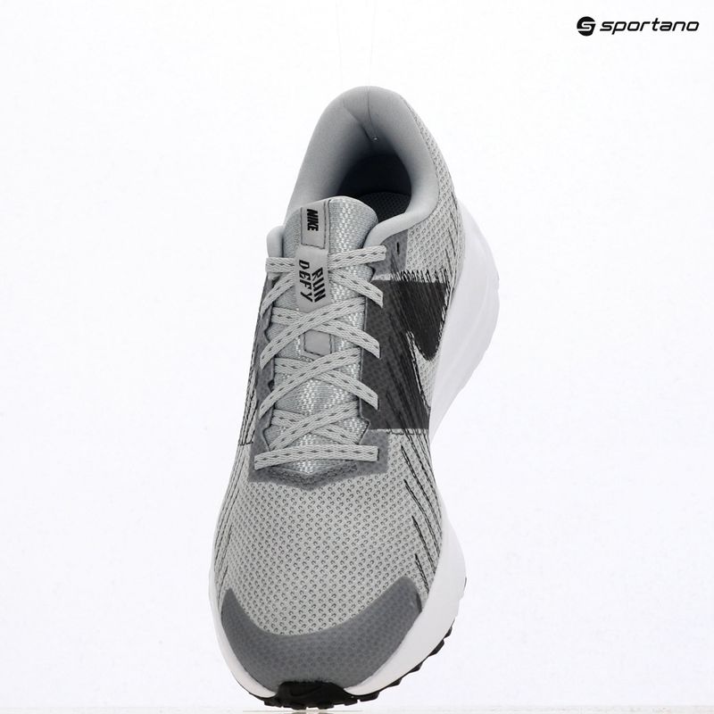 Pánské běžecké boty Nike Run Defy wolf grey/white/iron grey/black 6