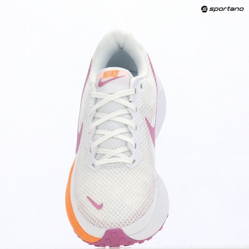 Dámské běžecké boty Nike Revolution 8 white/orange pulse/light magenta 6