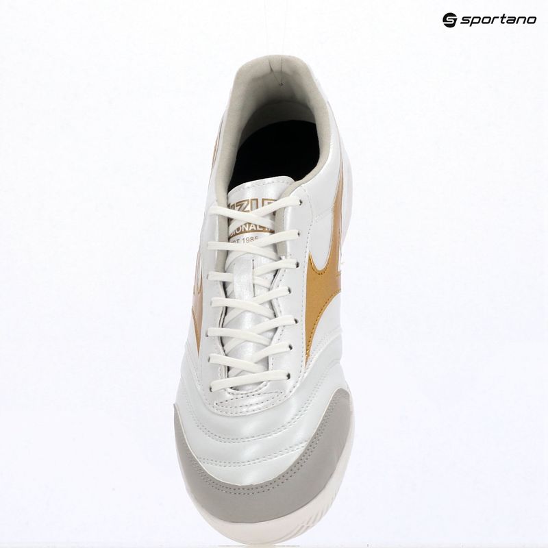 Kopačky Mizuno Morelia Sala Pro IN white/football gold/galaxy silver 12