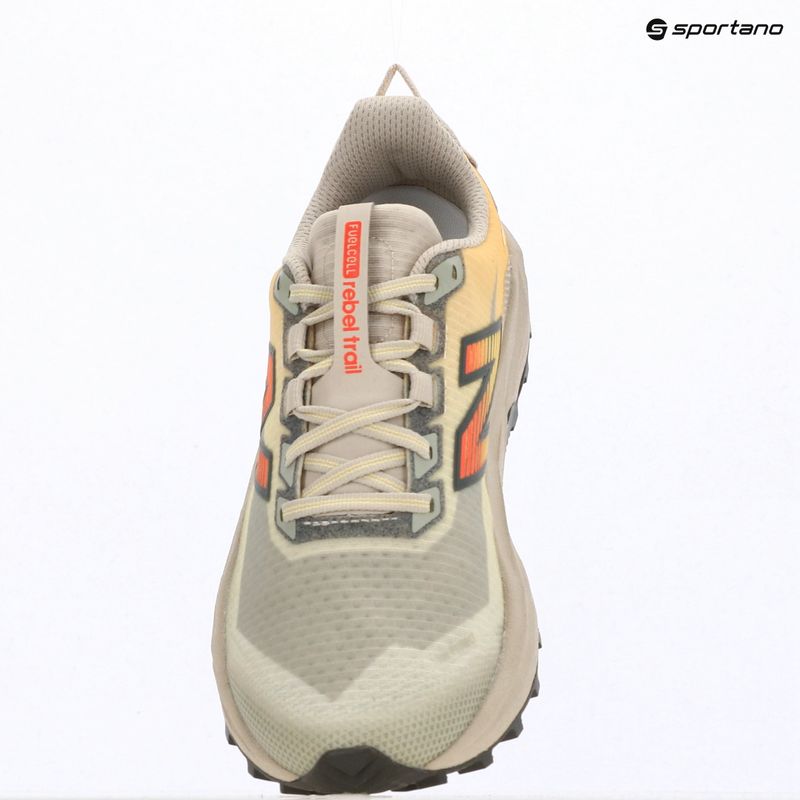 Dámské běžecké boty  New Balance Rebel V1 white peach/timberwolf 15