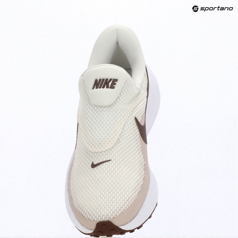 Dámské běžecké boty Nike Revolution 8 EasyOn phantom/white/silt red/tattoo 14