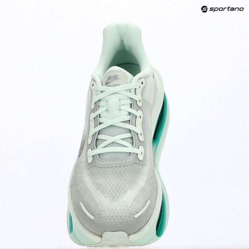 Dámské běžecké boty Nike Vomero Premium barely green/metallic silver 14