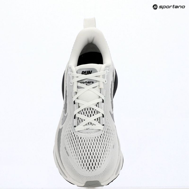 Pánské běžecké boty Nike Vomero 18 summit white/metallic silver-black 13