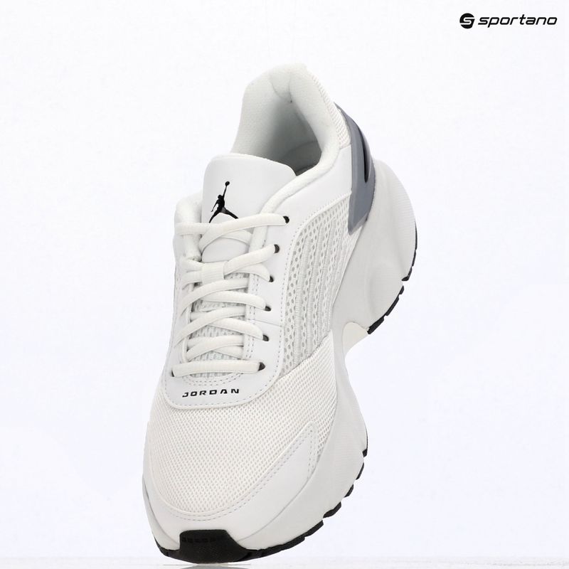 Dámská obuv Jordan Trunner Flow summit white/metallic silver/black 9