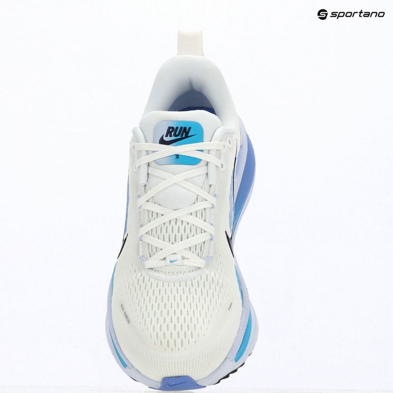 Dámské běžecké boty Nike Vomero 18 white/blue fury/midnight navy 9