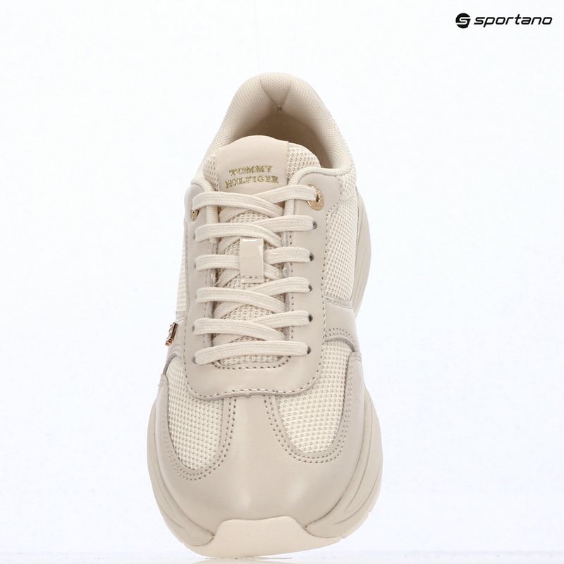Dámské boty Tommy Hilfiger ModernRunner Shiny Leather soft cream 9