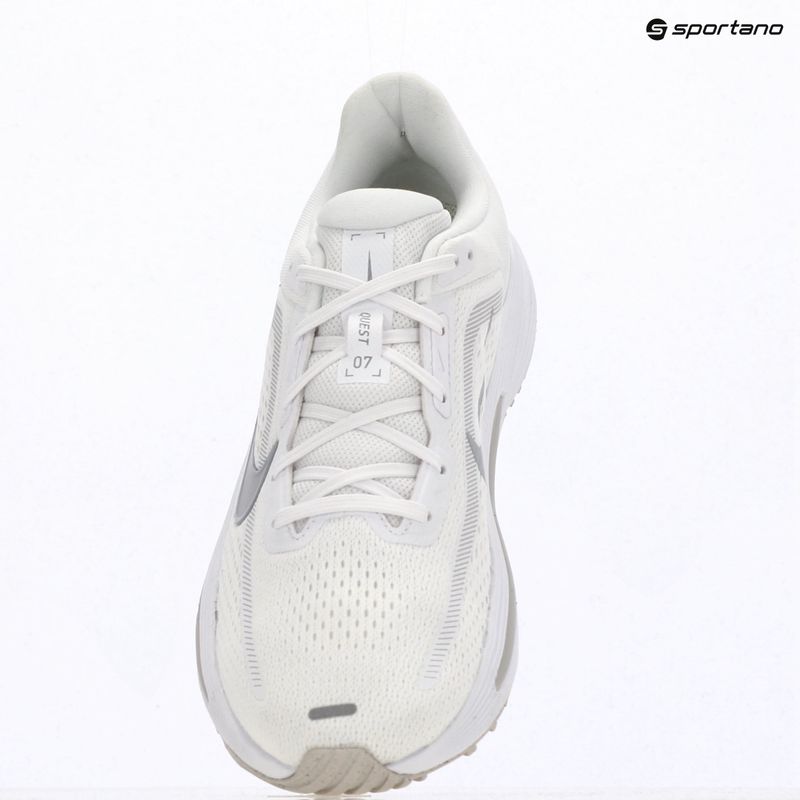 Pánské běžecké boty Nike Quest 7 white/vast grey/vast grey/wolf grey 10
