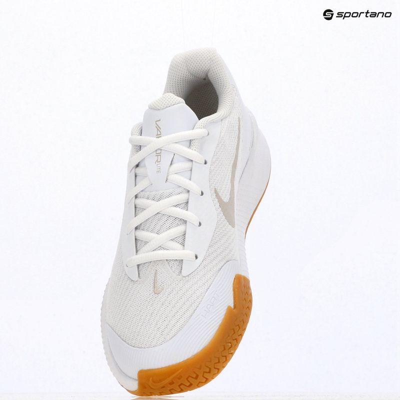 Dámské tenisové boty Nike Vapor Lite 3 White/Summit White/Light Orewood Brown 10