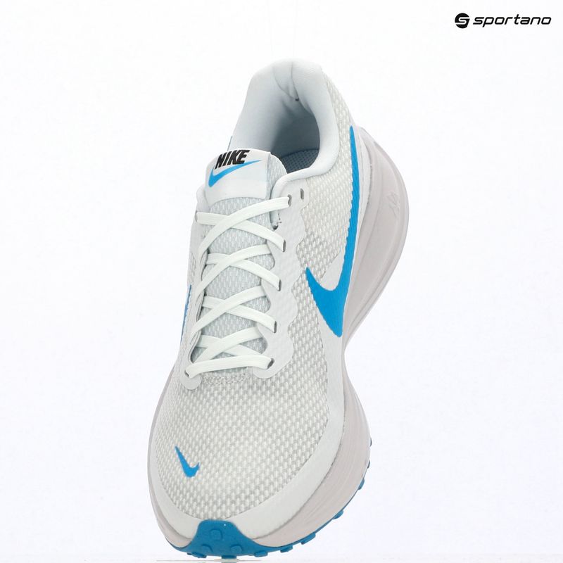Pánské běžecké boty Nike Revolution 8 off white/vast grey/light current blue 10