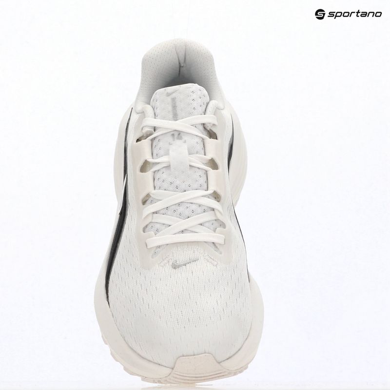 Dámské běžecké boty Nike Downshifter 14 white/summit white/metallic silver 10
