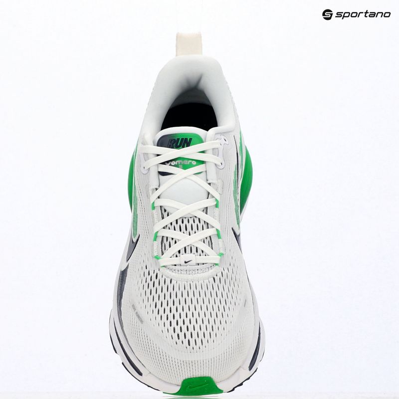 Pánské běžecké boty Nike Vomero 18 white/green spark/midnight navy 17