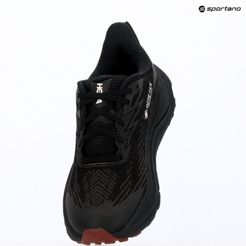 Dámské běžecké boty HOKA Challenger 8 GTX black/varsity burgundy 10