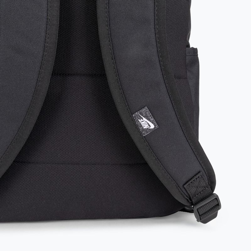 Batoh  Nike Elemental 21 l black/black/white 5