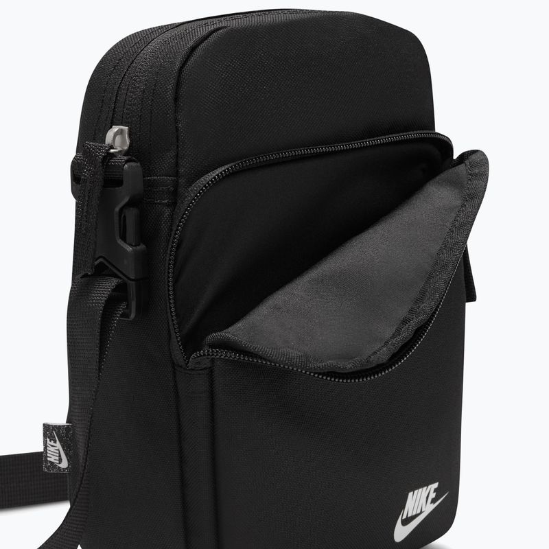 Ledvinka Nike Heritage 4 l black/black/white 5
