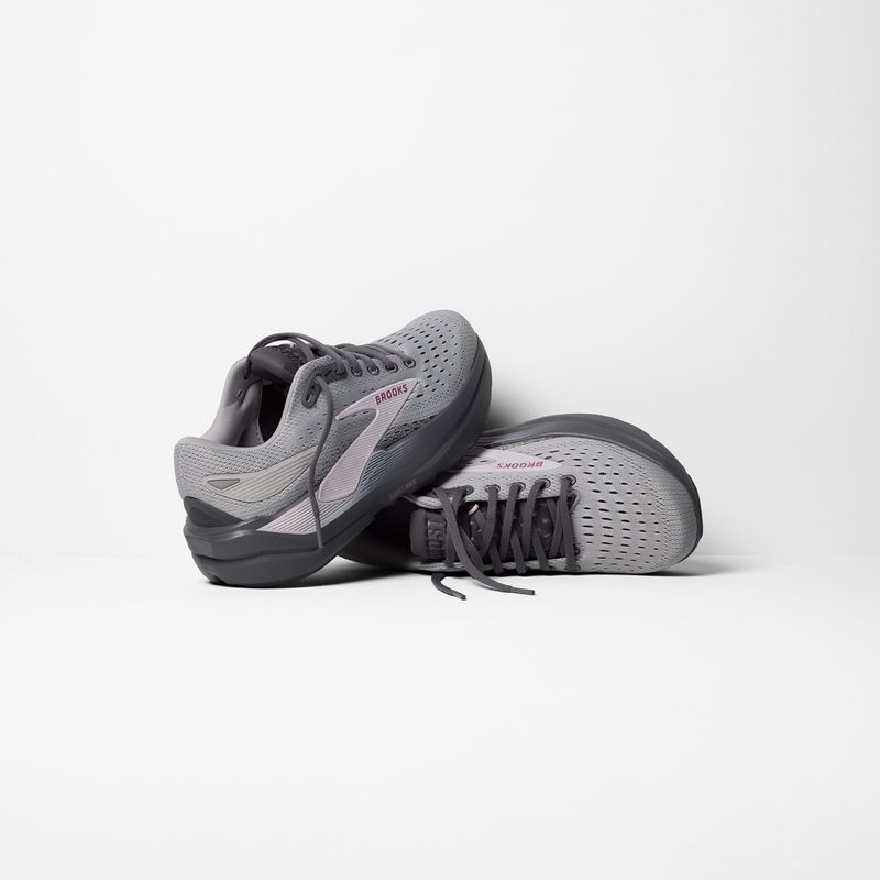 Dámské běžecké boty Brooks Ghost Max 3 harbor mist/poppy seed/pink 8