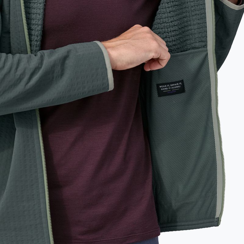 Pánská softshellová bunda Patagonia R2 TechFace nouveau green 7